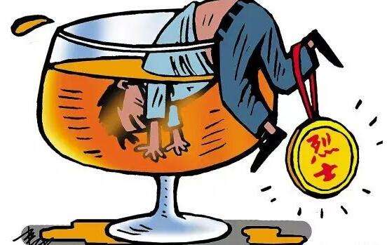 警惕!饮酒后这12种药需慎用