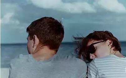 请和一个成熟的人谈恋爱